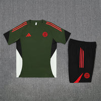 Maglia da allenamento e pantaloncini del Bayern Bambino 25/26