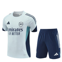 Maglia da allenamento e pantaloncini del Arsenal 25/26