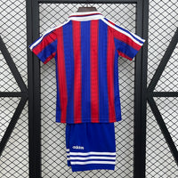 T-shirt e Pantaloncini per Bambino Bayern Monaco Retro Home 95/97