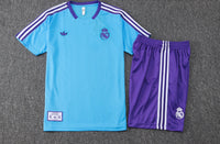 Maglia da allenamento e pantaloncini del Real Madrid 25/26