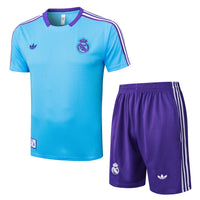 Maglia da allenamento e pantaloncini del Real Madrid 25/26