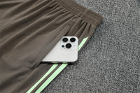 Maglia da allenamento e pantaloncini del Real Madrid 25/26