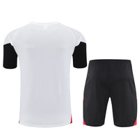 Maglia da allenamento e pantaloncini del Manchester United 25/26