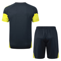 Maglia da allenamento e pantaloncini del Real Madrid 25/26