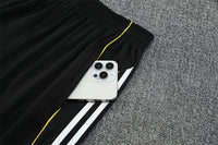 Maglia da allenamento e pantaloncini del Real Madrid 25/26