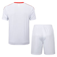 Maglia da allenamento e pantaloncini del Bayern 25/26