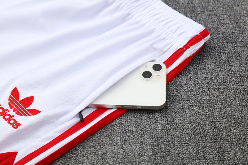 Maglia da allenamento e pantaloncini del Bayern 25/26