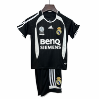 T-shirt e Pantaloncini Bambino Real Madrid Retro Away 06/07