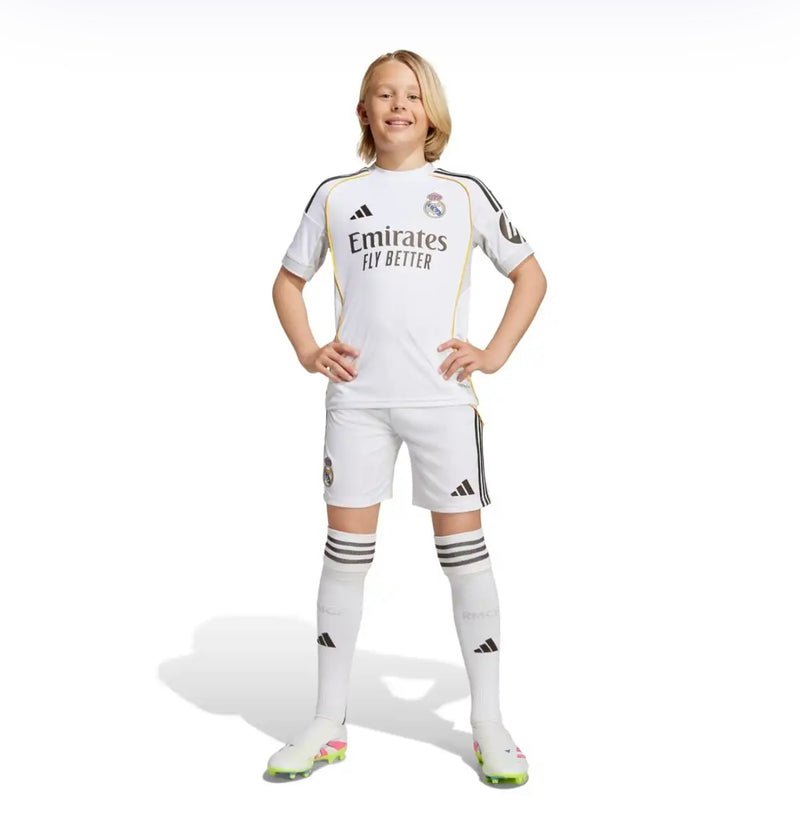 T-shirt e Pantaloncini Bambino Real Madrid Home 25/26 - Con Calzettoni