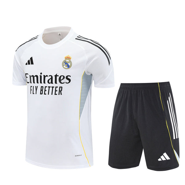Maglia da allenamento e pantaloncini del Real Madrid 25/26