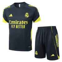 Maglia da allenamento e pantaloncini del Real Madrid 25/26