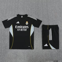 Maglia e Pantaloncini pre-allenamento Real Madrid Bambino 25/26