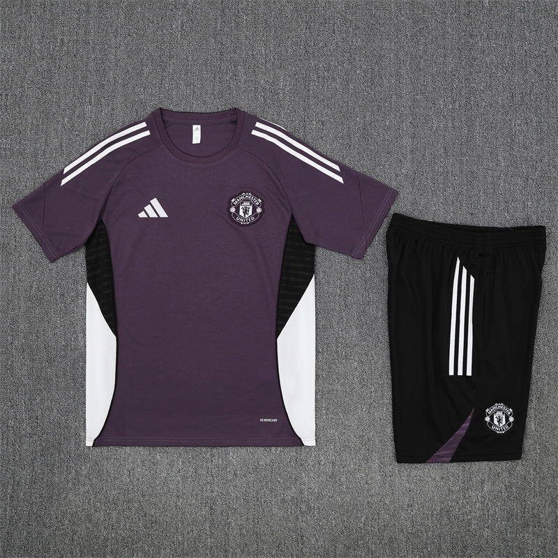 Maglia da allenamento e pantaloncini del Manchester United 25/26
