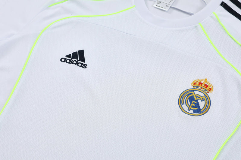 Maglia da allenamento e pantaloncini del Real Madrid 25/26