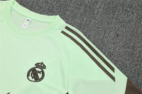 Maglia da allenamento e pantaloncini del Real Madrid 25/26