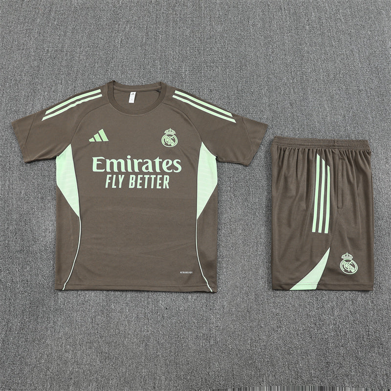 Maglia e Pantaloncini pre-allenamento Real Madrid Bambino 25/26