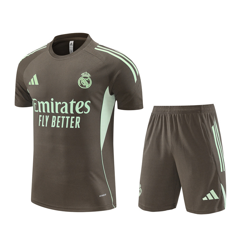Maglia e Pantaloncini pre-allenamento Real Madrid Bambino 25/26