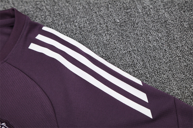 Maglia da allenamento e pantaloncini del Manchester United 25/26