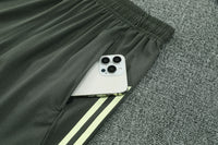 Maglia da allenamento e pantaloncini del Real Madrid 25/26