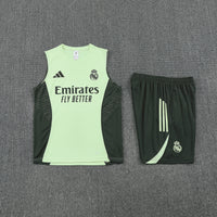 Maglia da allenamento e pantaloncini del Real Madrid 25/26