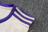 Maglia da allenamento e pantaloncini del Real Madrid 25/26