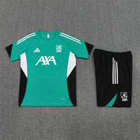 Maglia da allenamento e pantaloncini del Liverpool 25/26
