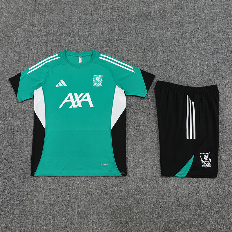 Maglia da allenamento e pantaloncini del Liverpool 25/26