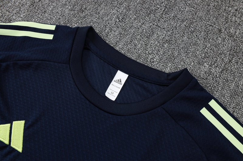 Maglia da allenamento e pantaloncini del Real Madrid 25/26