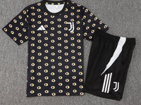 Maglia e Pantaloncini pre-allenamento Juventus 24/25