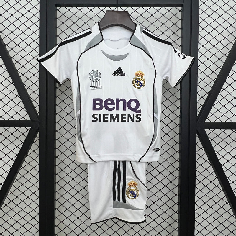 T-shirt e Pantaloncini Bambino Real Madrid Retro Home 06/07