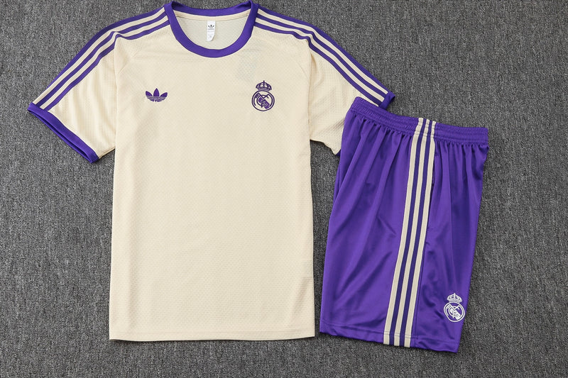Maglia da allenamento e pantaloncini del Real Madrid 25/26