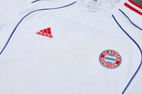 Maglia da allenamento e pantaloncini del Bayern 25/26