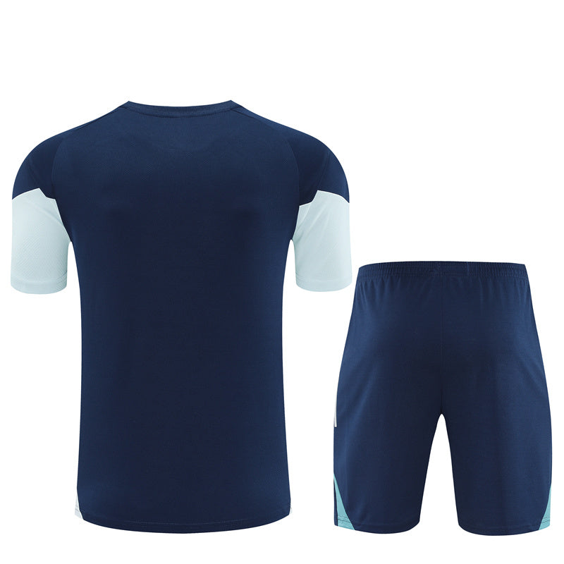Maglia da allenamento e pantaloncini del Arsenal 25/26