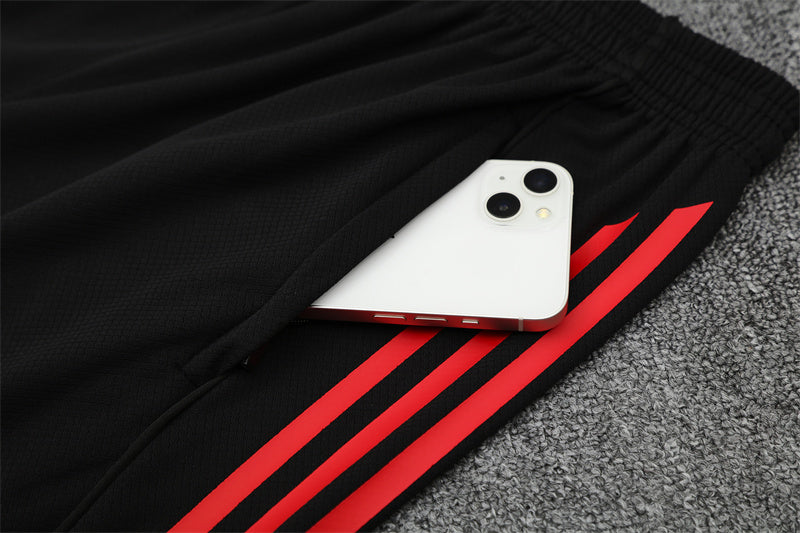 Maglia da allenamento e pantaloncini del Bayern 25/26