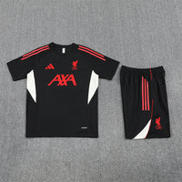 Maglia da allenamento e pantaloncini del Liverpool Bambino 25/26