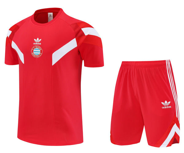 Maglia da allenamento e pantaloncini del Bayern 25/26