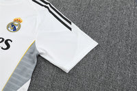 Maglia da allenamento e pantaloncini del Real Madrid 25/26