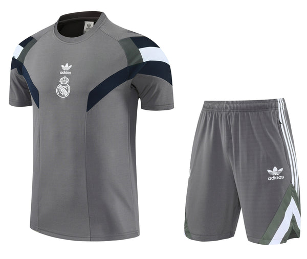 Maglia da allenamento e pantaloncini del Real Madrid 25/26