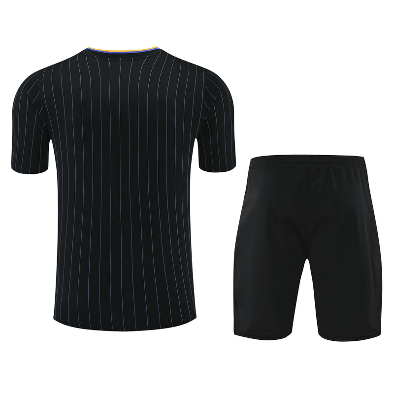 Maglia da allenamento e pantaloncini del Manchester United 25/26