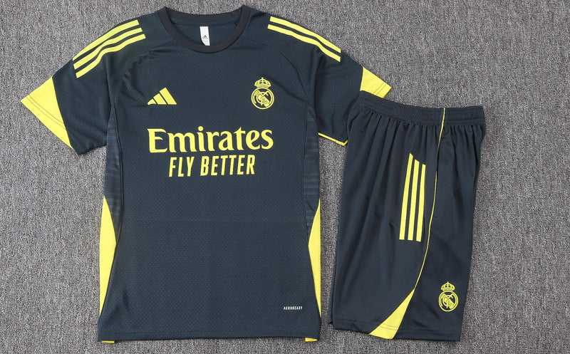 Maglia e Pantaloncini pre-allenamento Real Madrid  Bambino 25/26