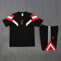 Maglia da allenamento e pantaloncini del Manchester United 25/26