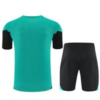 Maglia da allenamento e pantaloncini del Liverpool 25/26