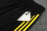 Maglia da allenamento e pantaloncini del Manchester United 25/26