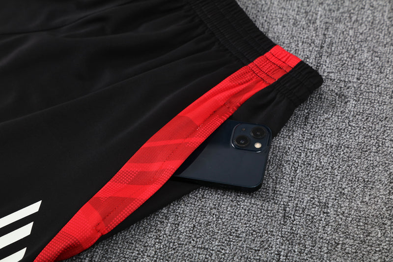 Maglia da allenamento e pantaloncini del Manchester United 25/26