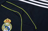Maglia da allenamento e pantaloncini del Real Madrid 25/26