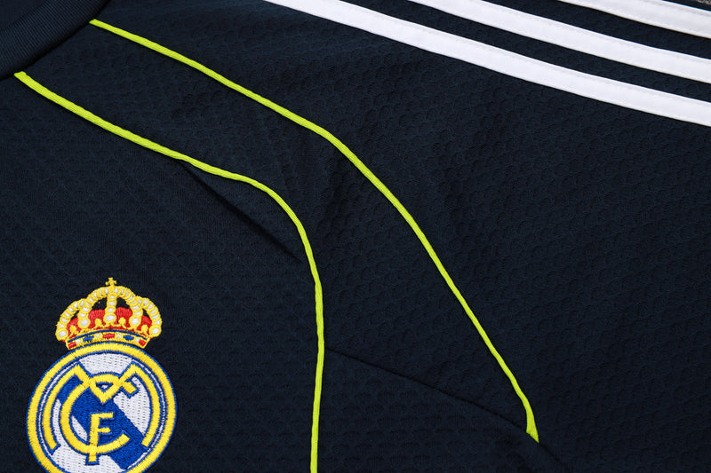 Maglia da allenamento e pantaloncini del Real Madrid 25/26