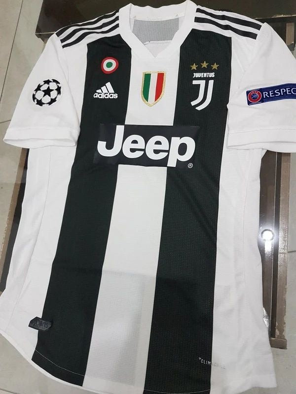 Maglia rétro Juventus home 18/19