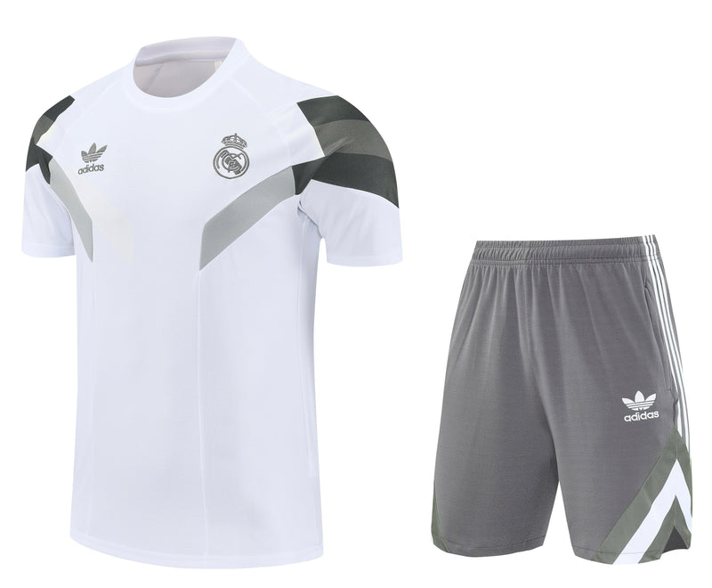 Maglia da allenamento e pantaloncini del Real Madrid 25/26