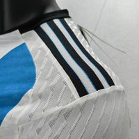 MAGLIA ARGENTINA I - 3 STELLE - 22/23 - BIANCA E AZZURRA - VERSIONE GIOCATORE - CON TOPPA DEL CAMPIONE DELLA COPPA DEL MONDO